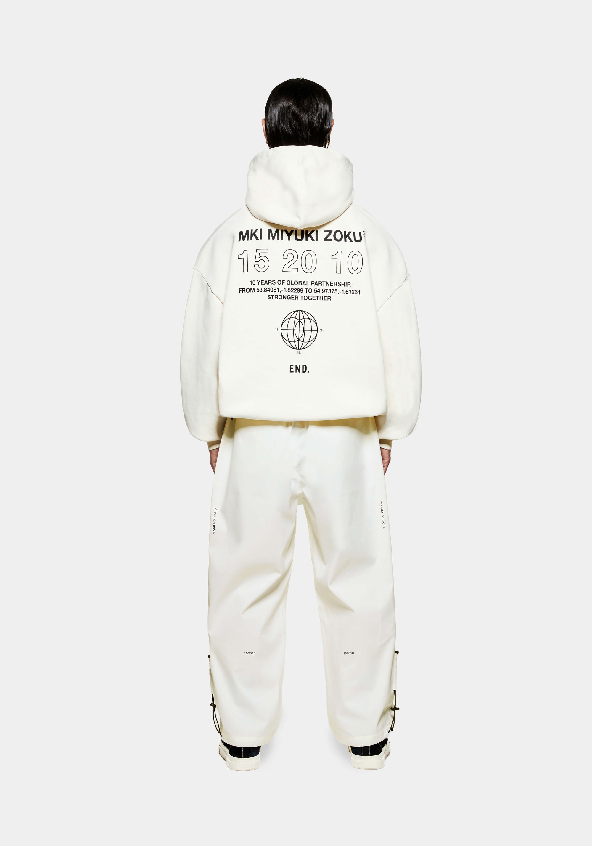 END X MKI 152010 GLOBE HOODY