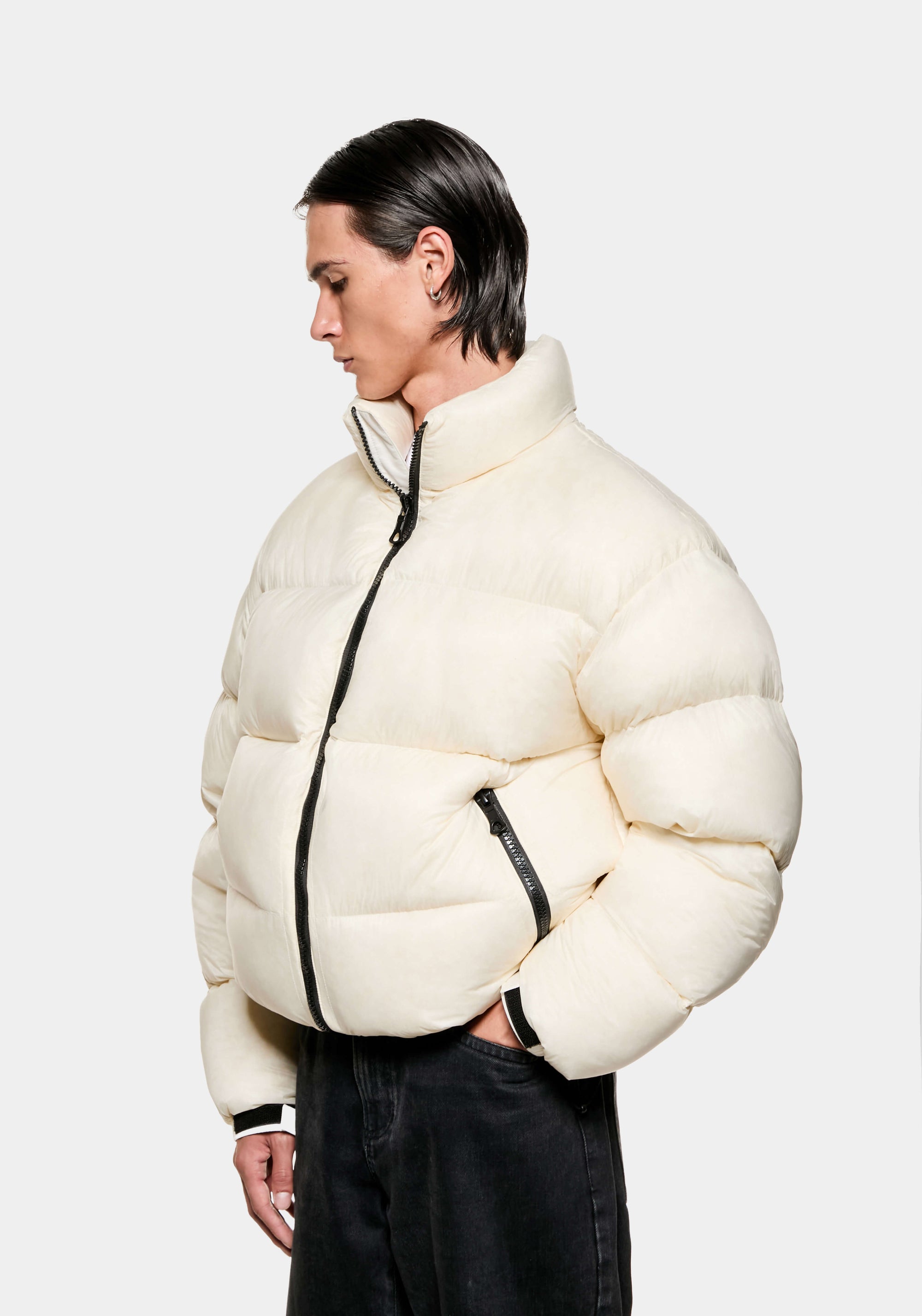 MKI TRANSLUCENT FUNNEL NECK BUBBLE JACKET