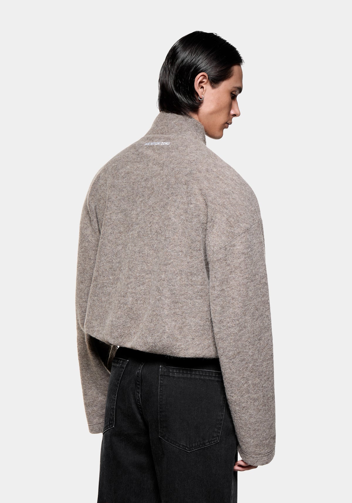 MKI PRESSED WOOL BUTTON QUARTER