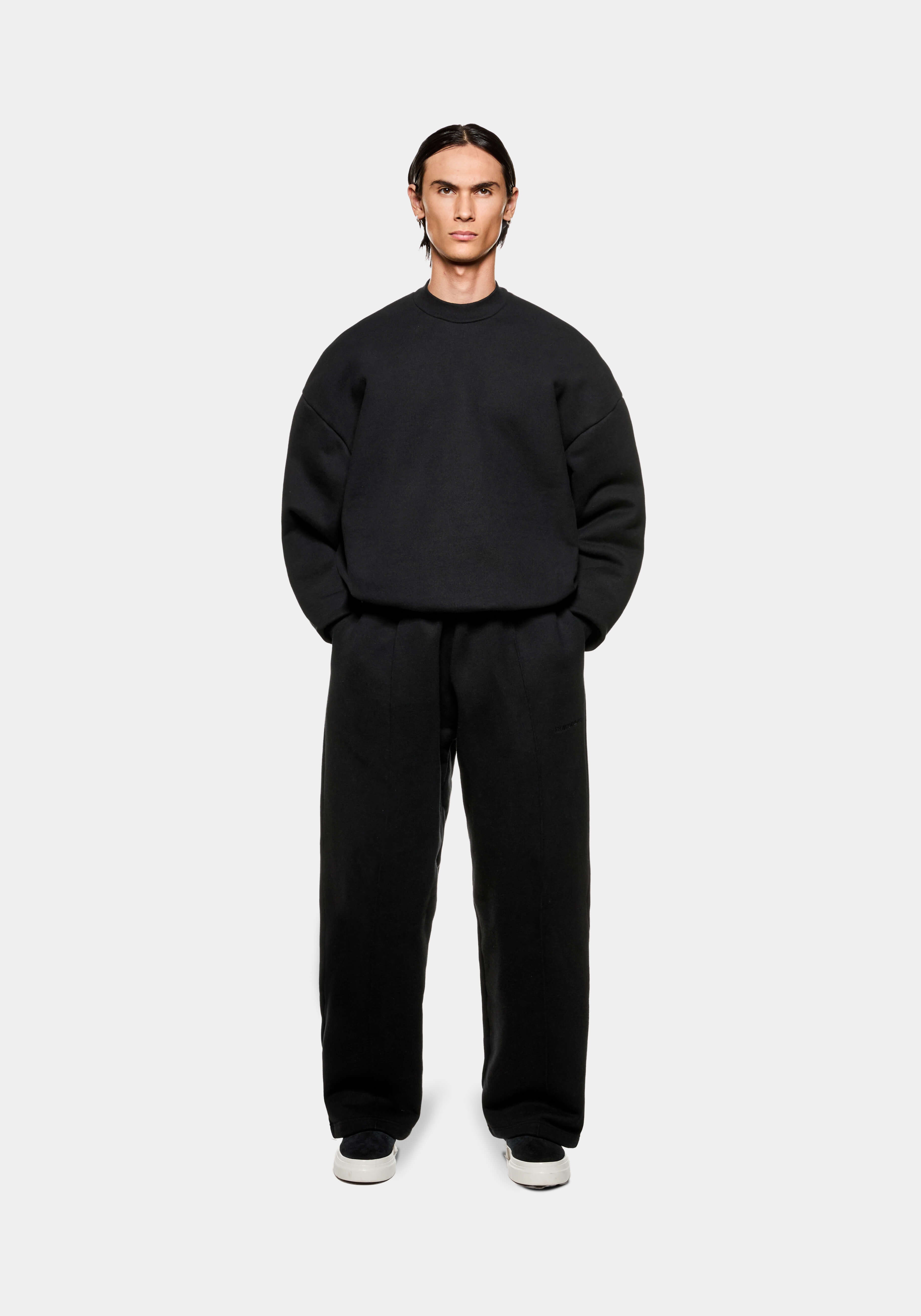 MKI MIYUKI ZOKU 800 GSM Superweight Crewneck in Black – full-length front view on the model, worn with matching black Superweight joggers