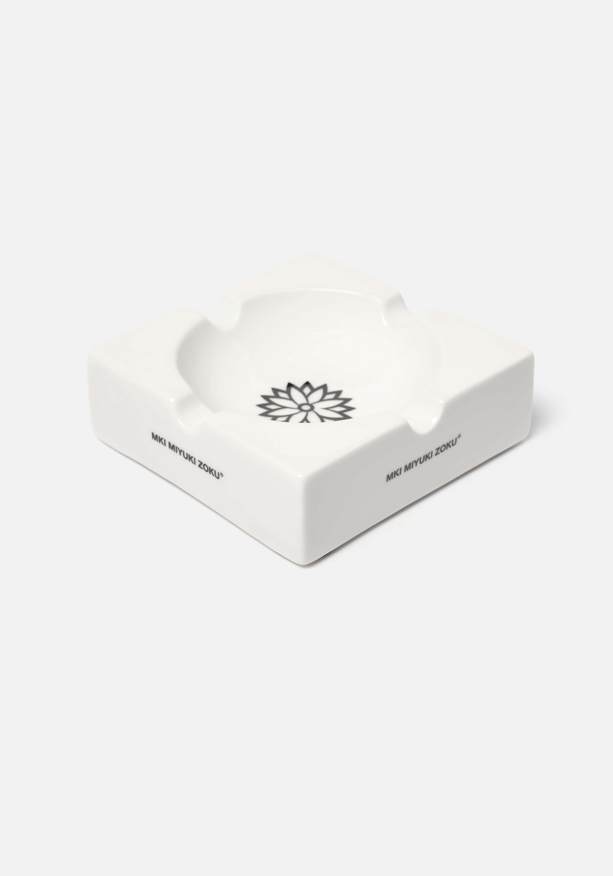 MKI CERAMIC ASHTRAY