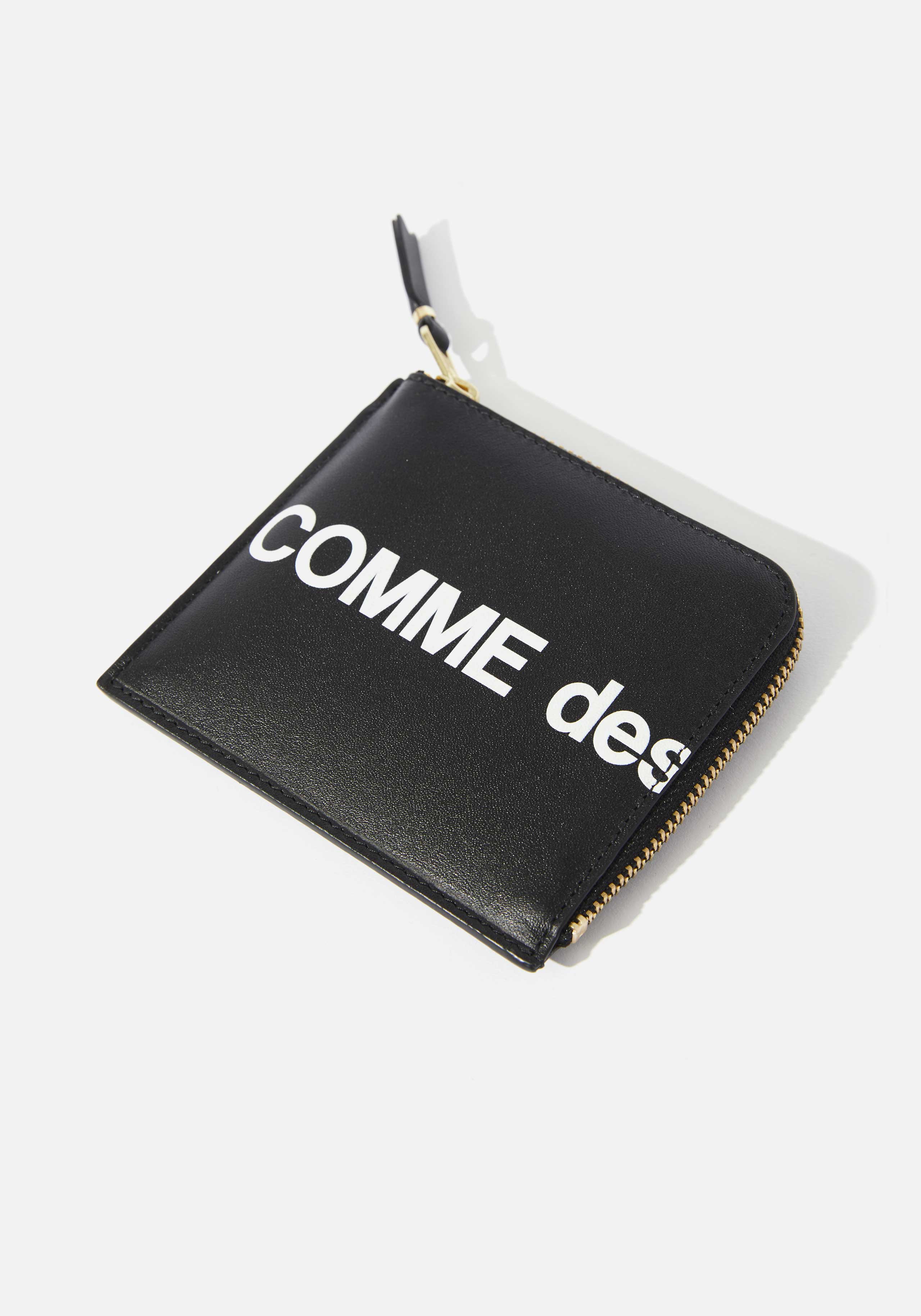 COMME DES GARCONS HUGE LOGO HALF ZIP WALLET